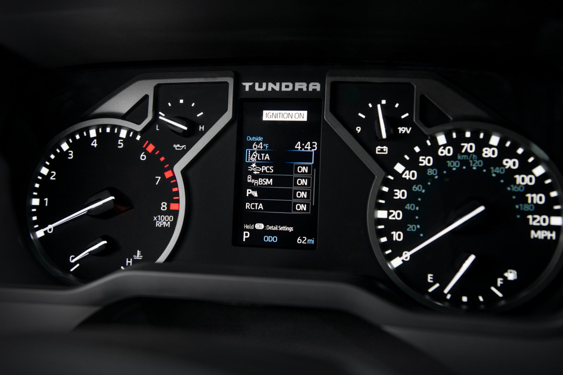 Standard, non-TFT gauge pod. , <i>Toyota</i>