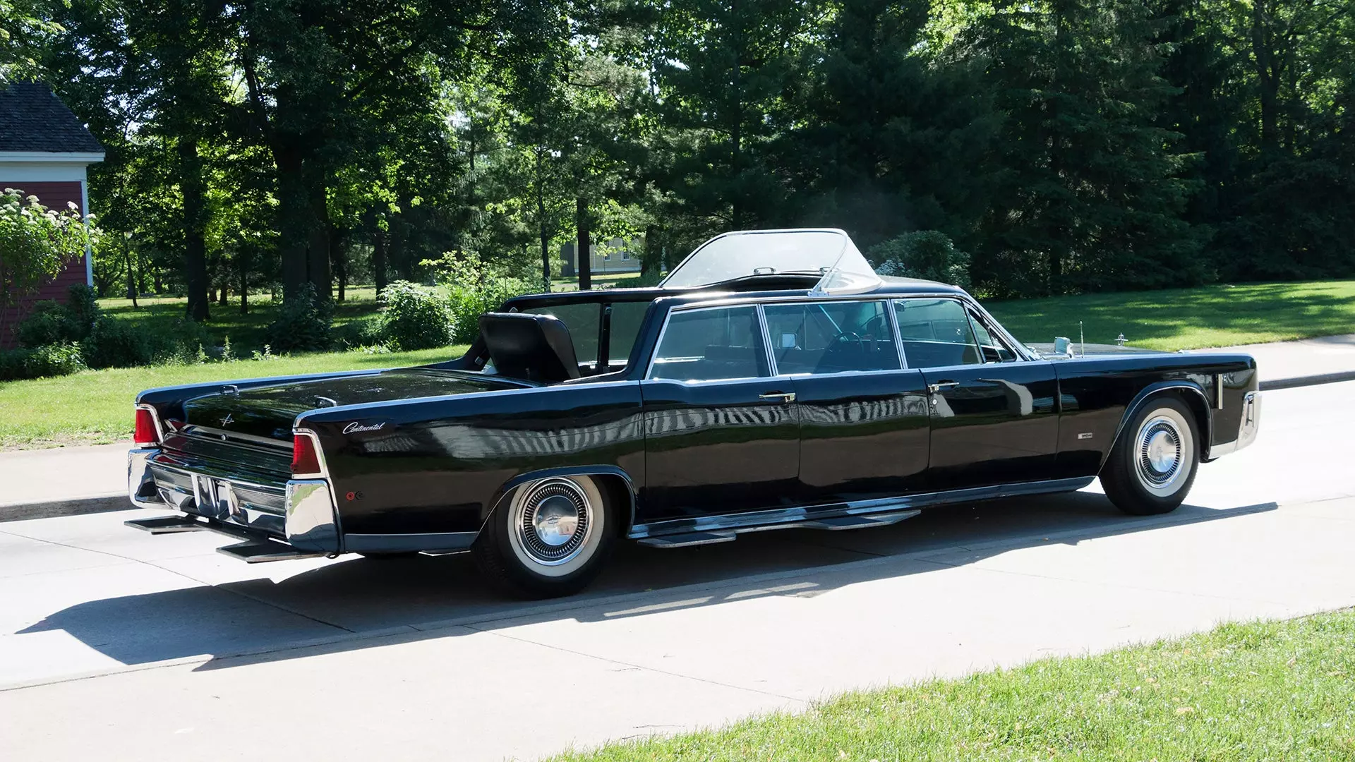 The 1964 Lincoln Continental Pope Limo Was Put Together in Only Two Weeks | Autance