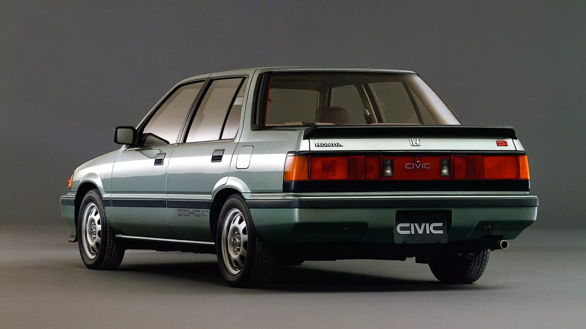 Americans Might Not Know That the Honda Civic Si Sedan Existed in the ’80s