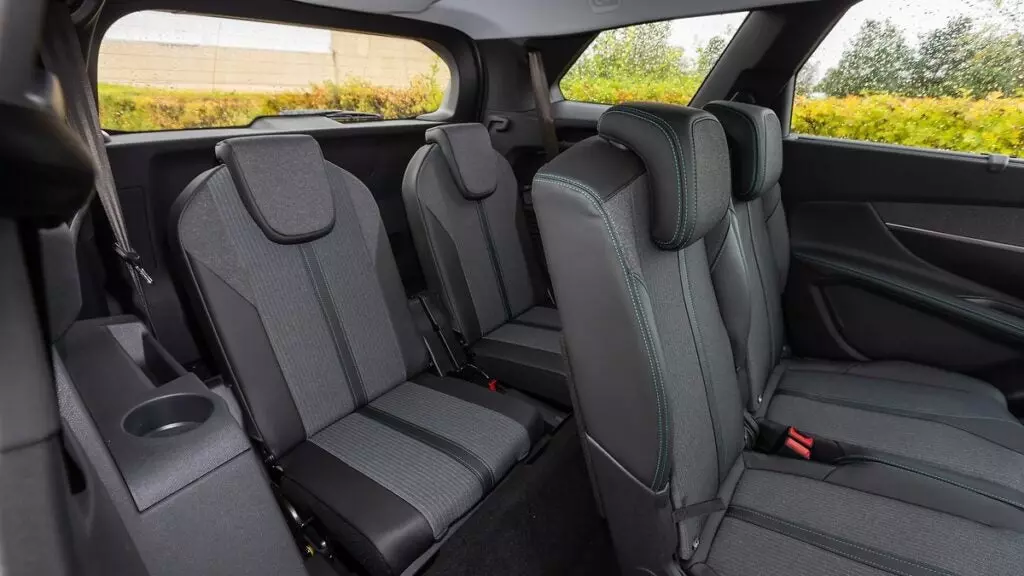 Peugeot 5008 rear seat