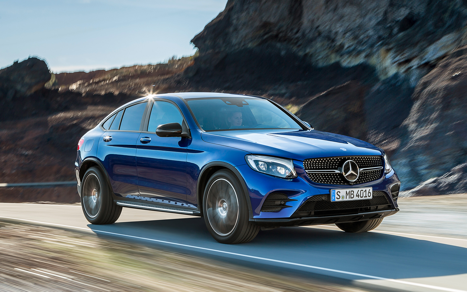 message-editor%2F1490920504838-mercedes-benz-glc300-coupe-motion.jpg