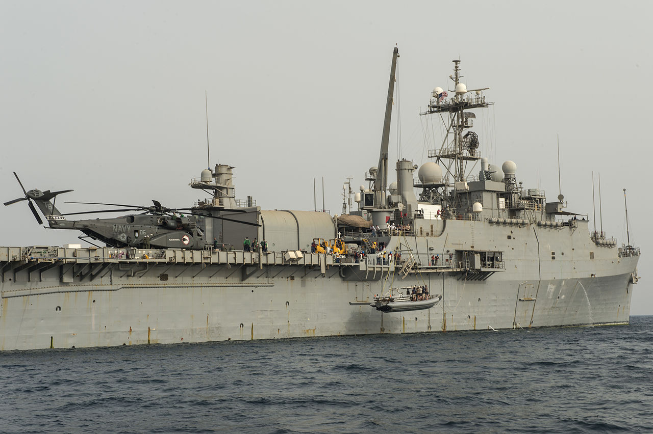 message-editor%2F1499897089878-uss_ponce_afsbi-15_with_mh-53e_of_hm-15_in_the_arabian_sea_in_may_2015.jpg