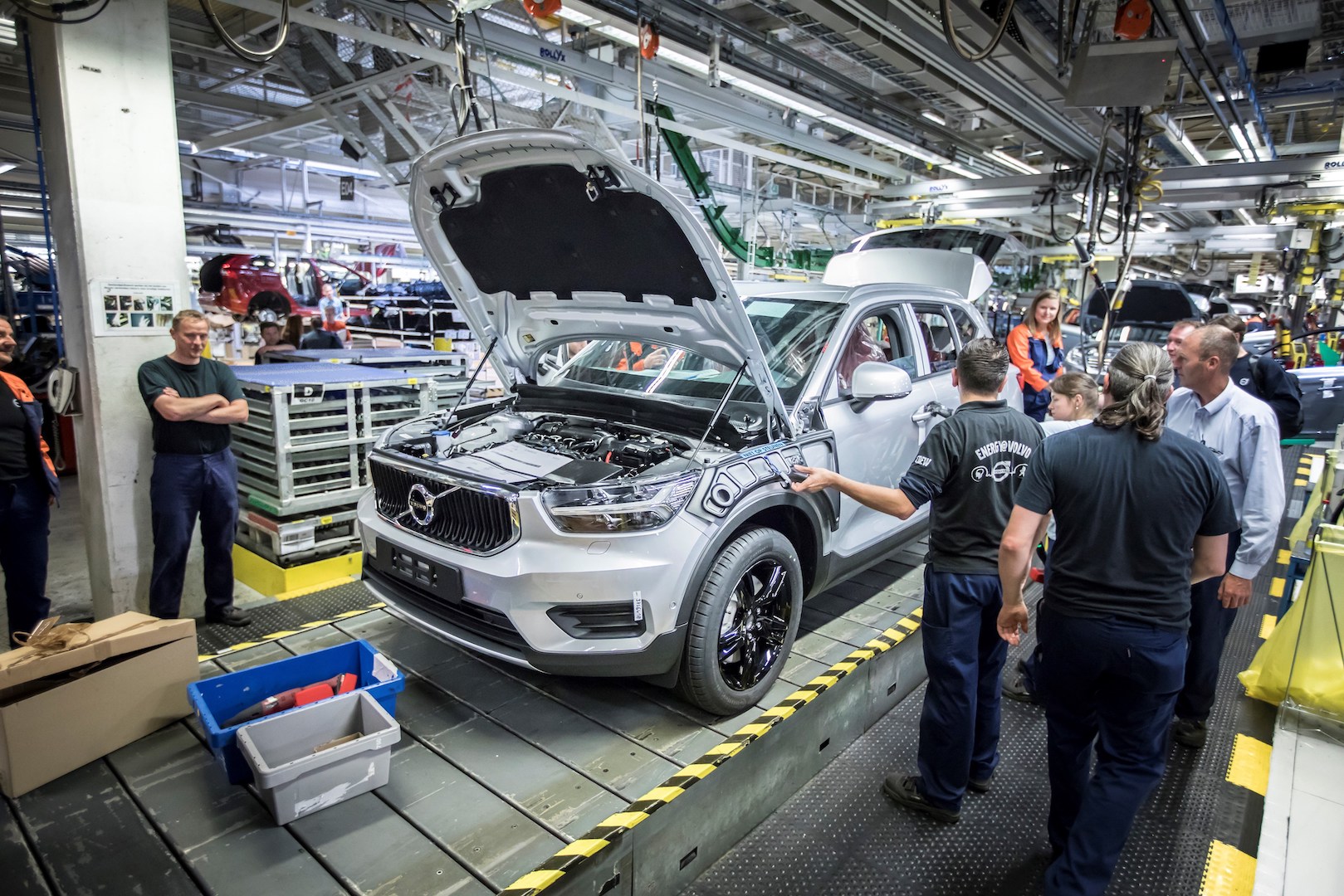 message-editor%2F1511824474140-216918_pre_production_of_the_new_volvo_xc40_in_the_manufacturing_plant_in_ghent.jpg