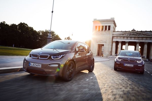 message-editor%2F1538153706650-p90320638_lowres_the-bmw-i3-120-ah-an.jpg