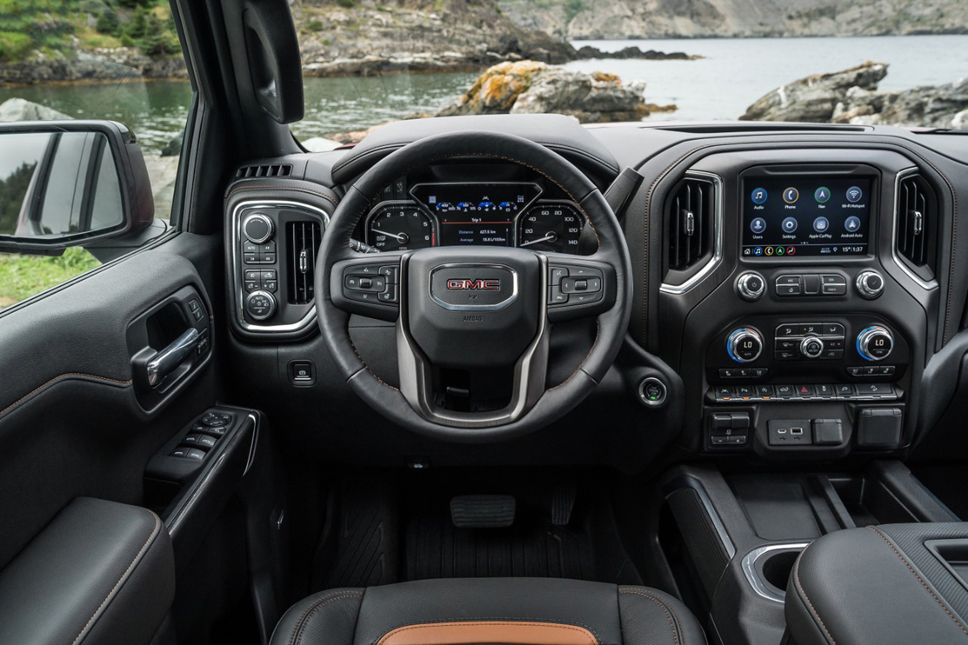 2019 GMC Sierra AT4 interior