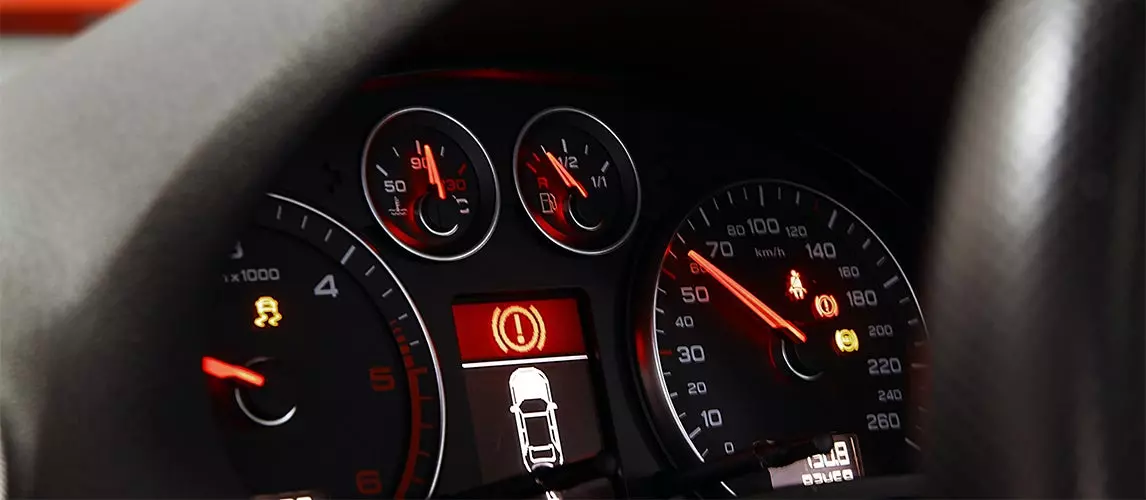 5 Most Important Warning Lights on Your Dashboard