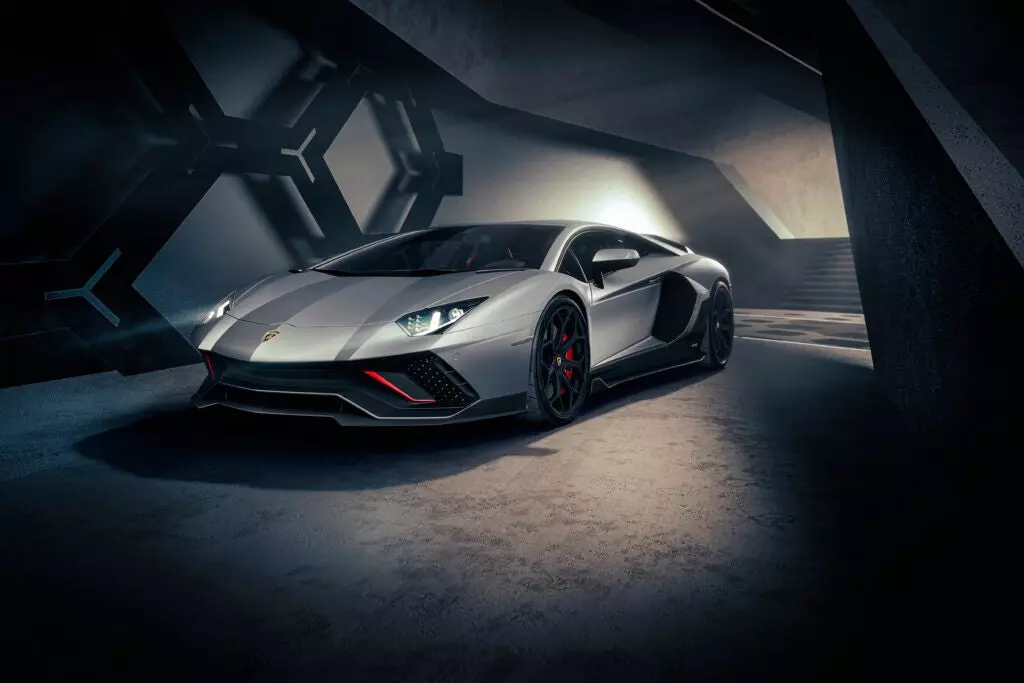 Lamborghini’s ‘Ultimae’ Photo Album Has Classic Need for Speed Vibes and I Really Like It