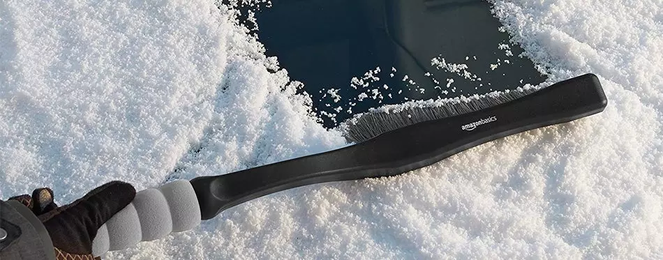 AmazonBasics Snow Brush & Ice Scraper