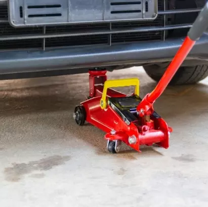 Best Jack for Lifted Trucks &#8211; Buying Guide And Reviews