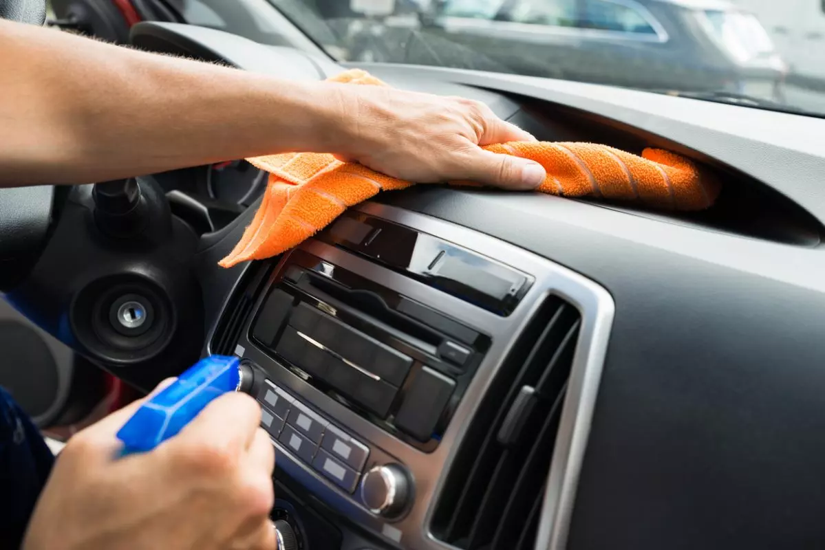 Best Cleaning Kits for Car Interior (2021 Guide)