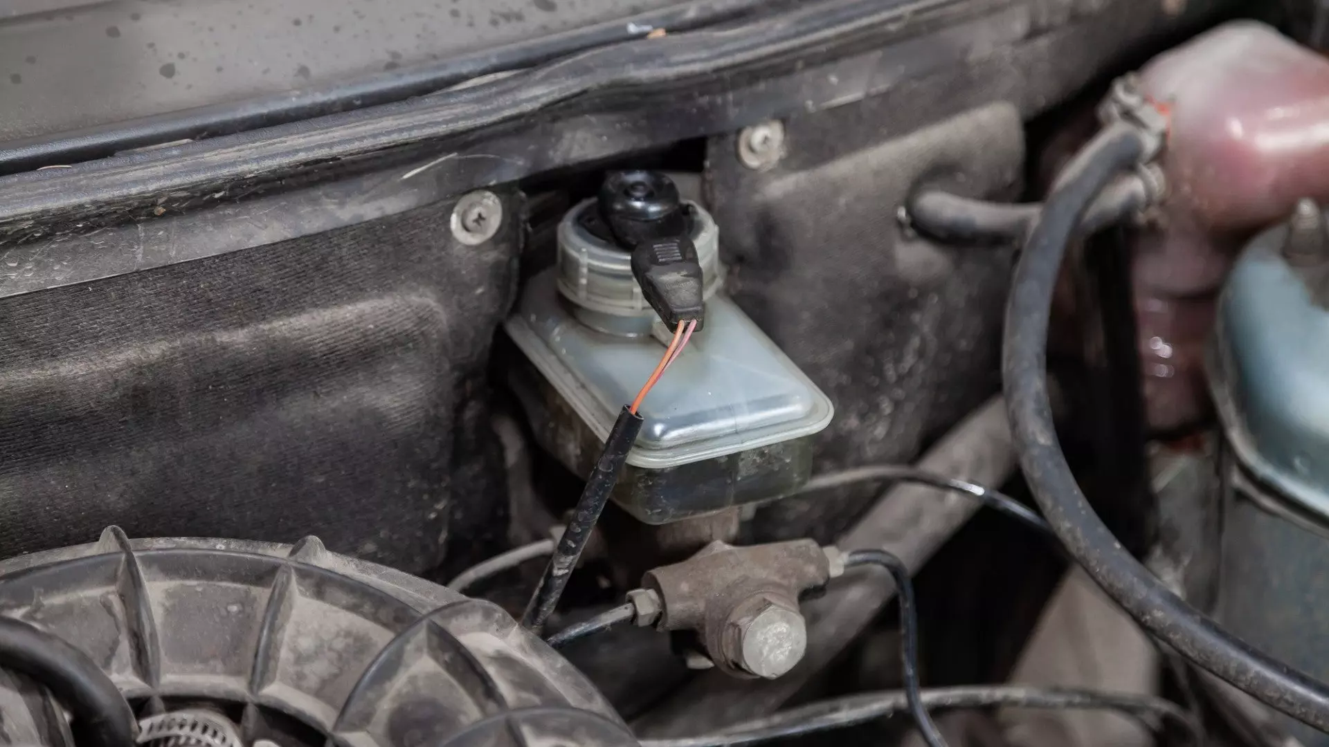 Here’s How To Bleed a Brake Master Cylinder