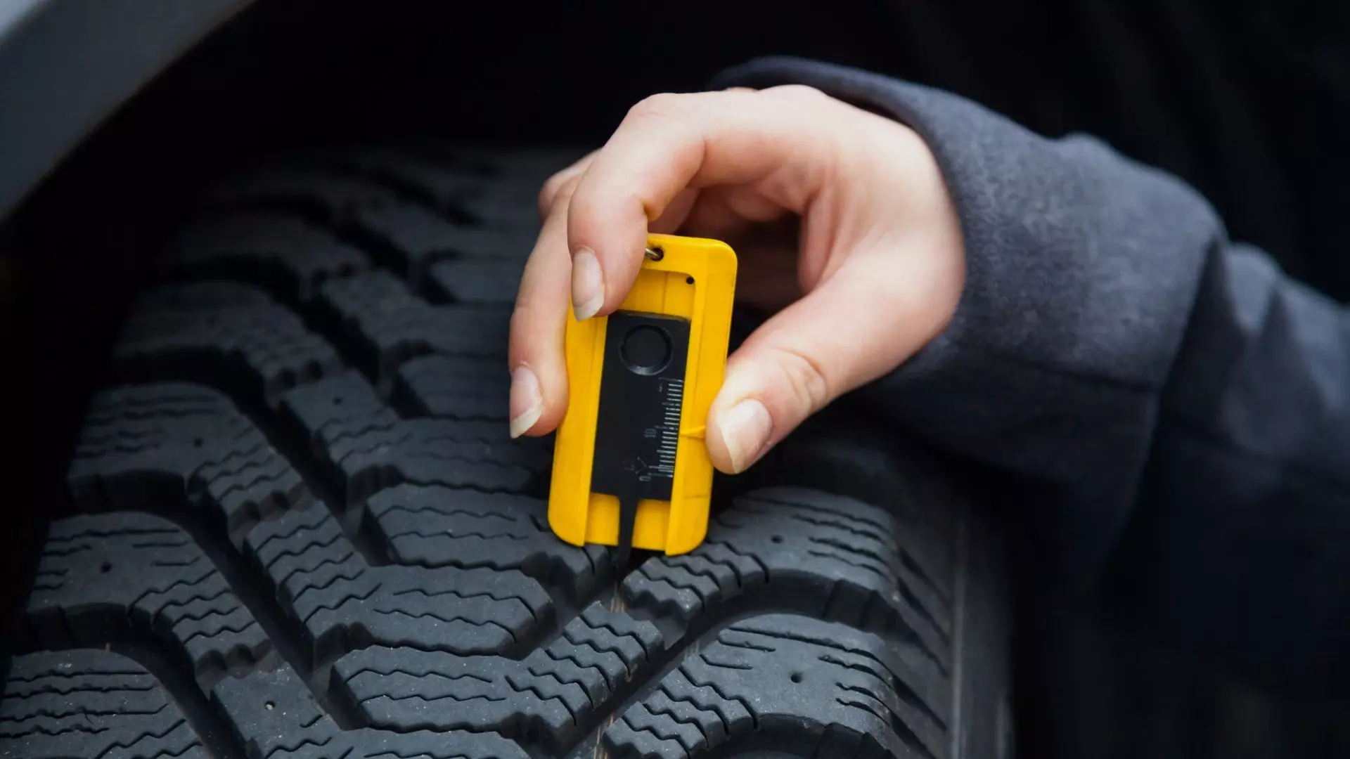 How To Check Tire Tread by Yourself | Autance