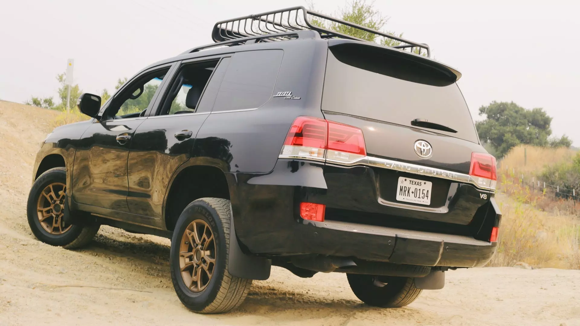 The J200 Toyota Land Cruiser Taught Me That Off-Roaders Are Just As Fun As Sports Cars