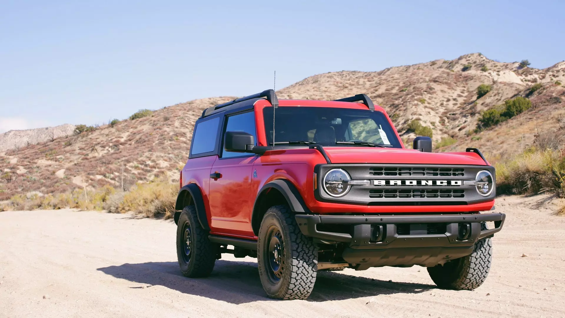 The New Ford Bronco Has the Raw 4&#215;4 Charm That Land Rover’s Given Up On