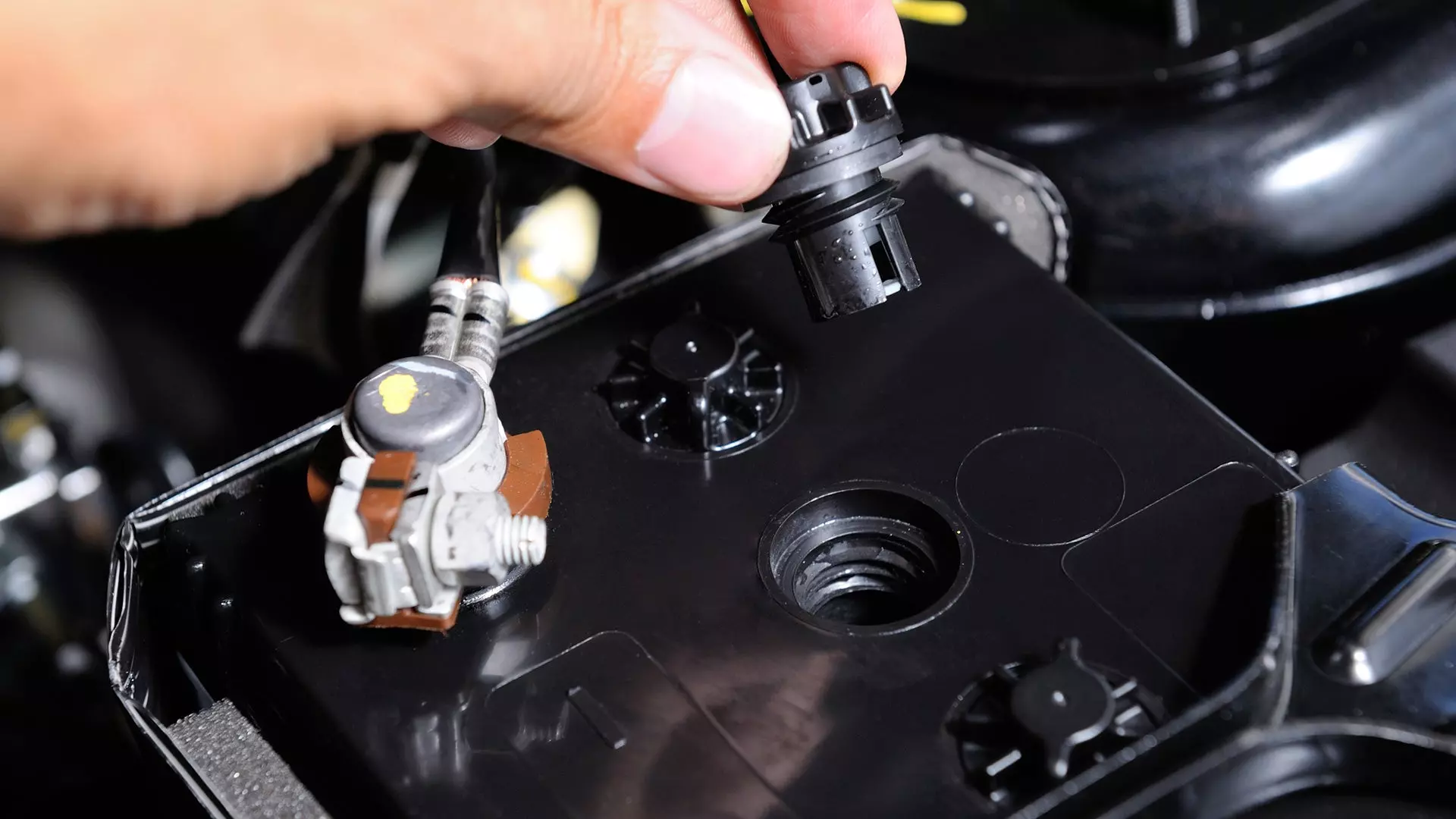 How To Recondition a Car Battery