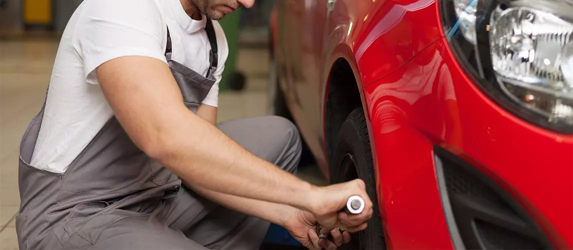 How to Use a Torque Wrench