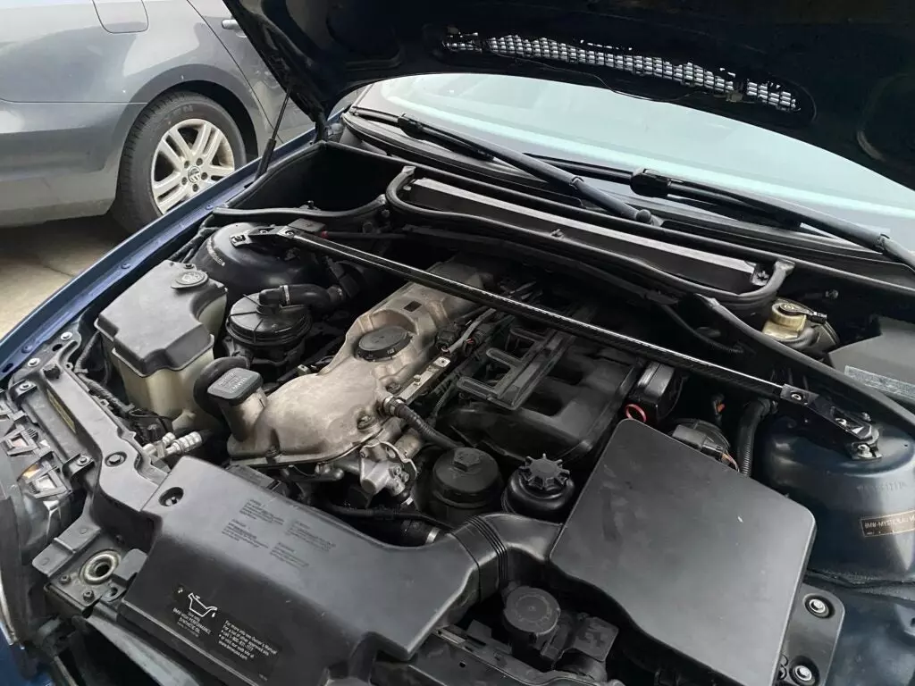 E46 engine bay.