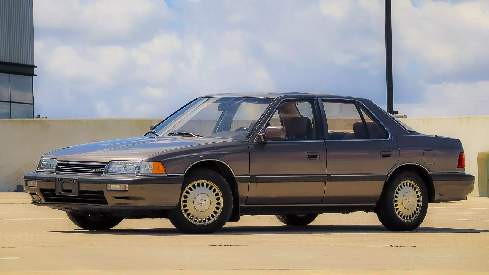 This 1990 Acura Legend Got Abandoned at My House and Became a Community Car
