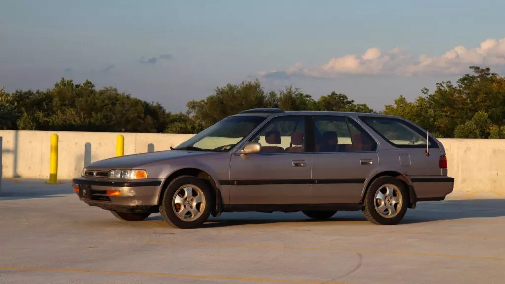 1993 Honda Accord Wagon 3/4 view