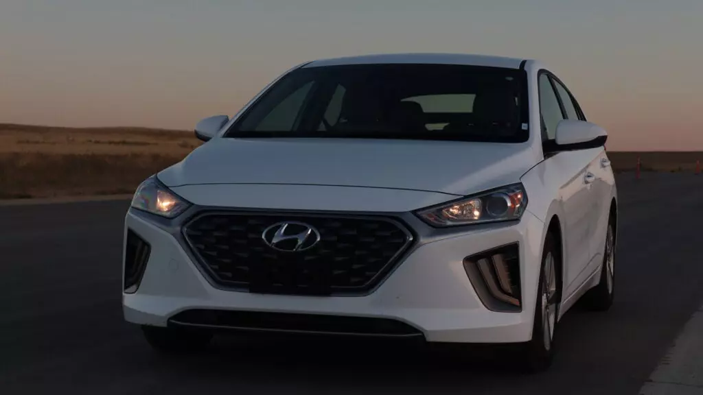 Hyundai Ioniq Sunset front