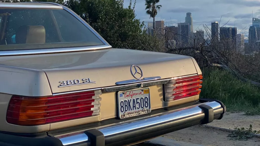 You Won’t Find Stronger Los Angeles Vibes Than the Aura of This Old Mercedes SL