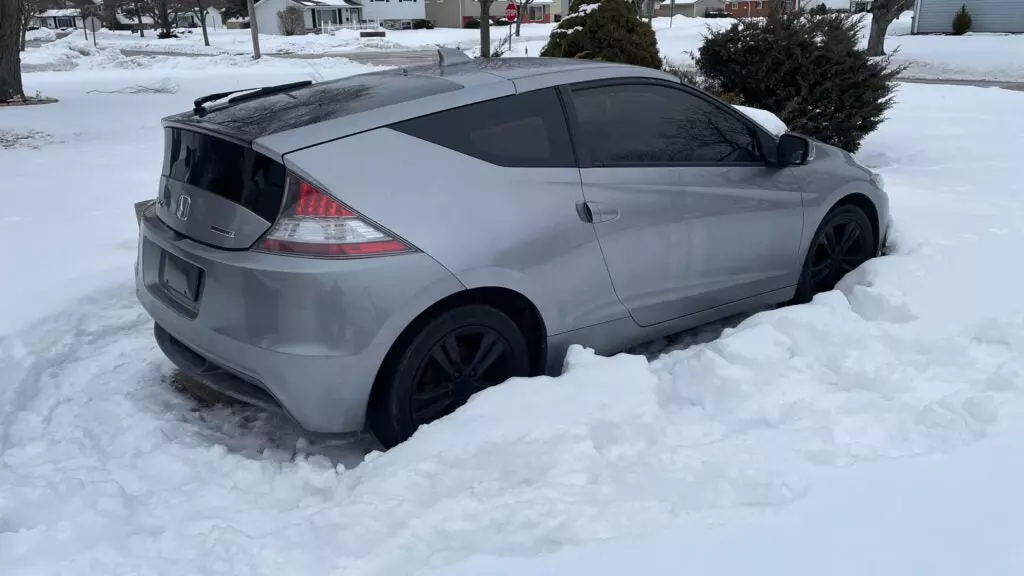 Honda CRZ Snow Fall