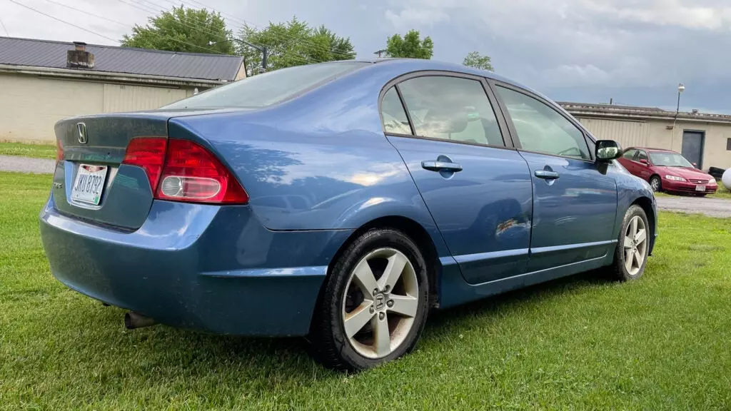 Honda Civic rear pre-fixed, with dents