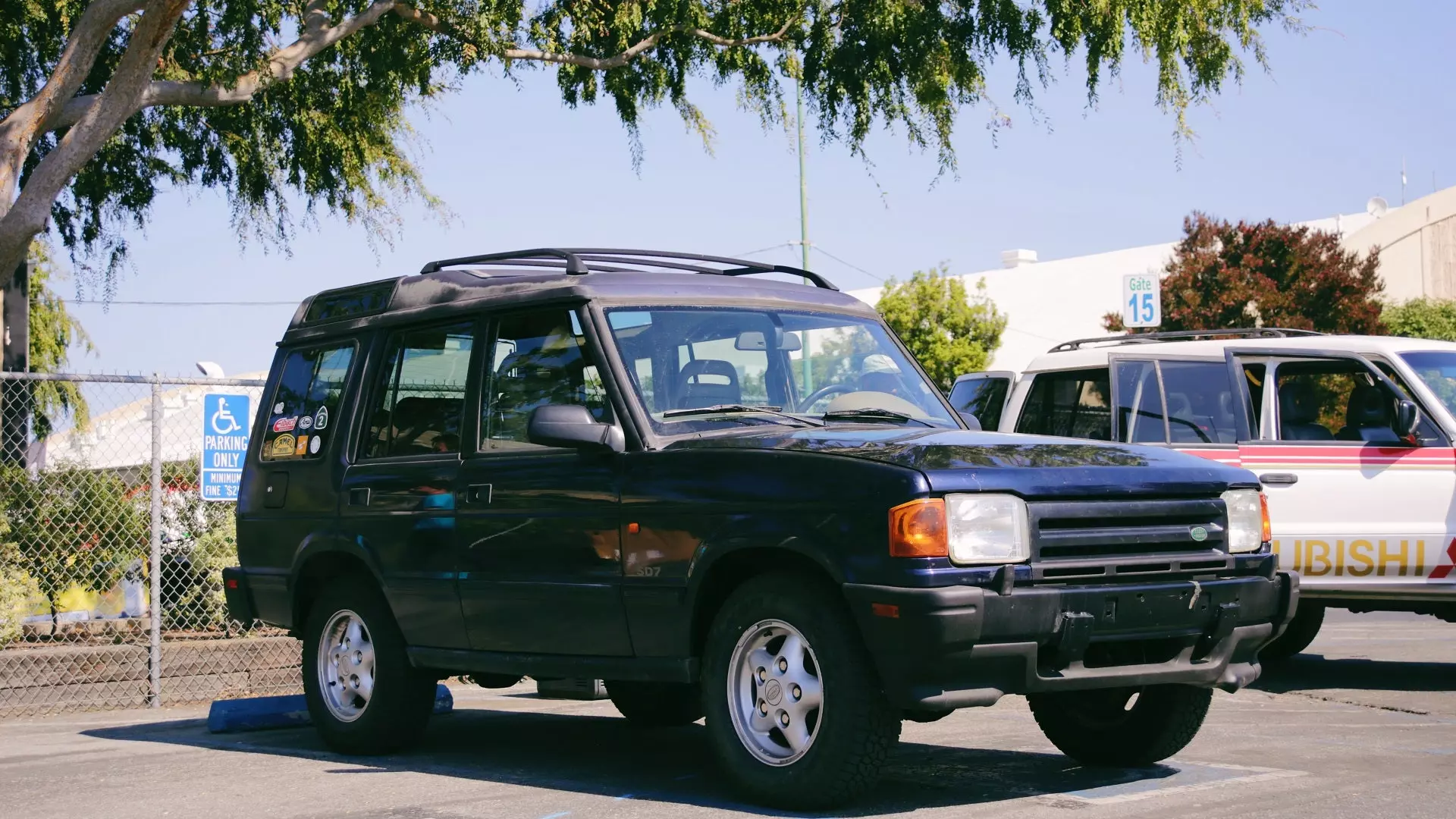 My Old Land Rover And I Survived Our First 850 Mile-Road Trip Together | Autance