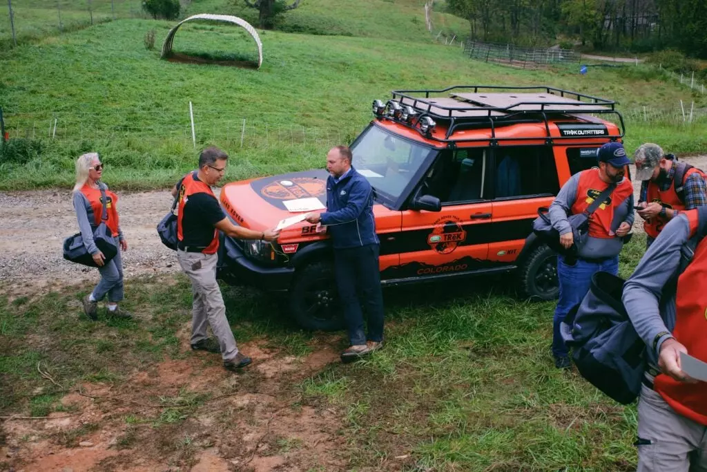 land rover discovery trek challenge