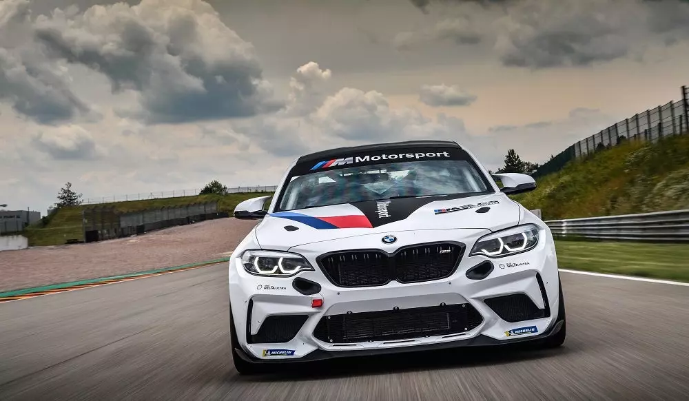 BMW M2 CS Racing