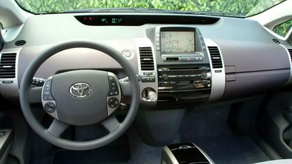 Toyota Prius: Car Autance (Second Gen; 2004-2009)