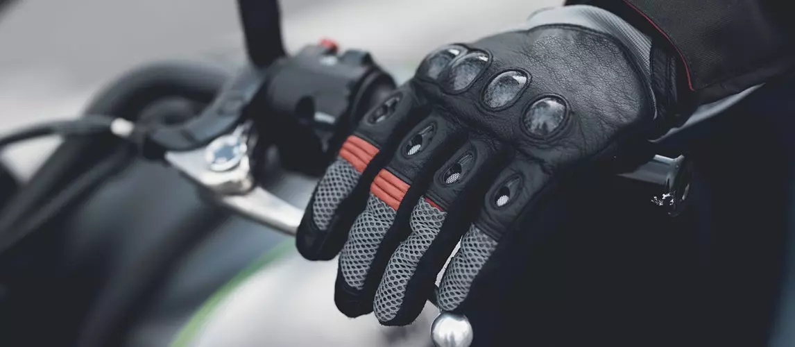 Best Motorcycle Gloves to Keep Your Mitts Wrapped | Autance