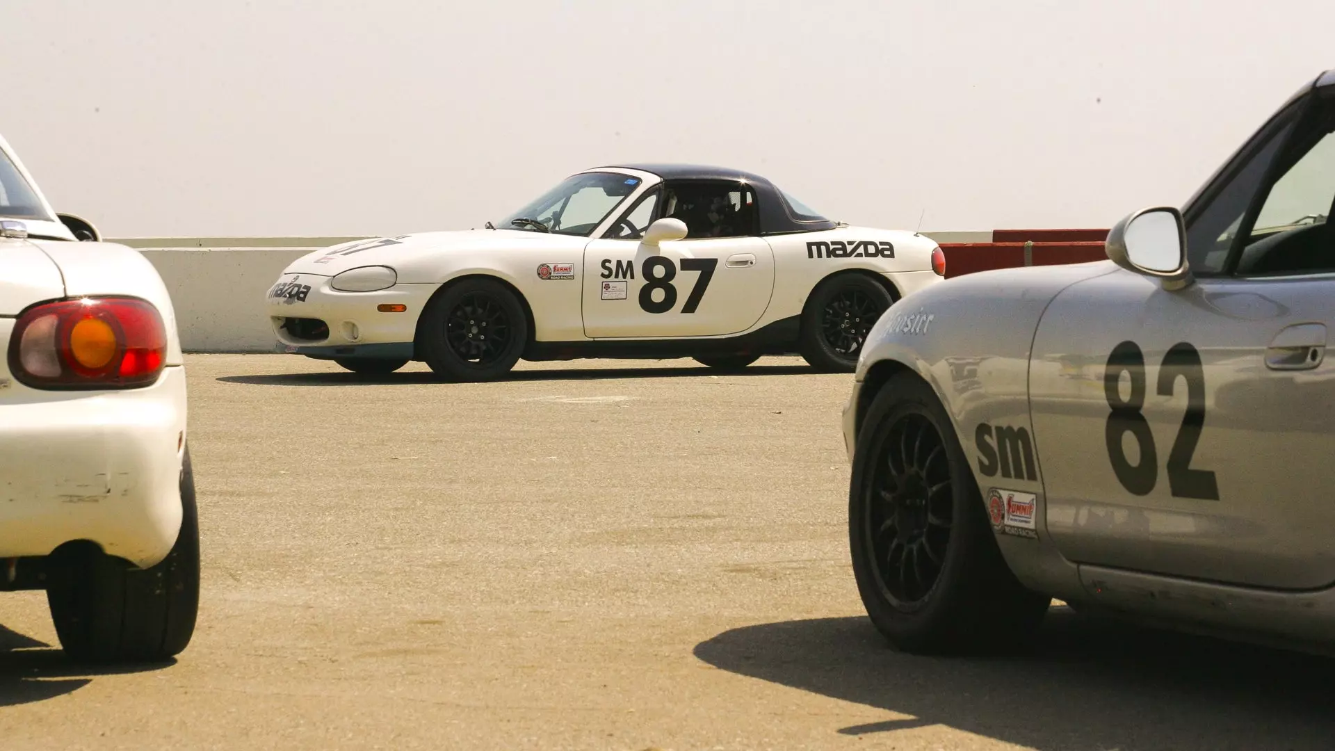 Spec Miatas at Buttonwillow Feel the Heat, Literally and Figuratively