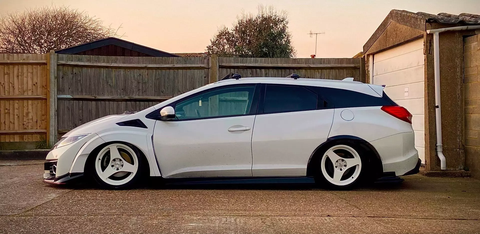 This 2015 Honda Civic Looks Like It Time-Travelled From 3015