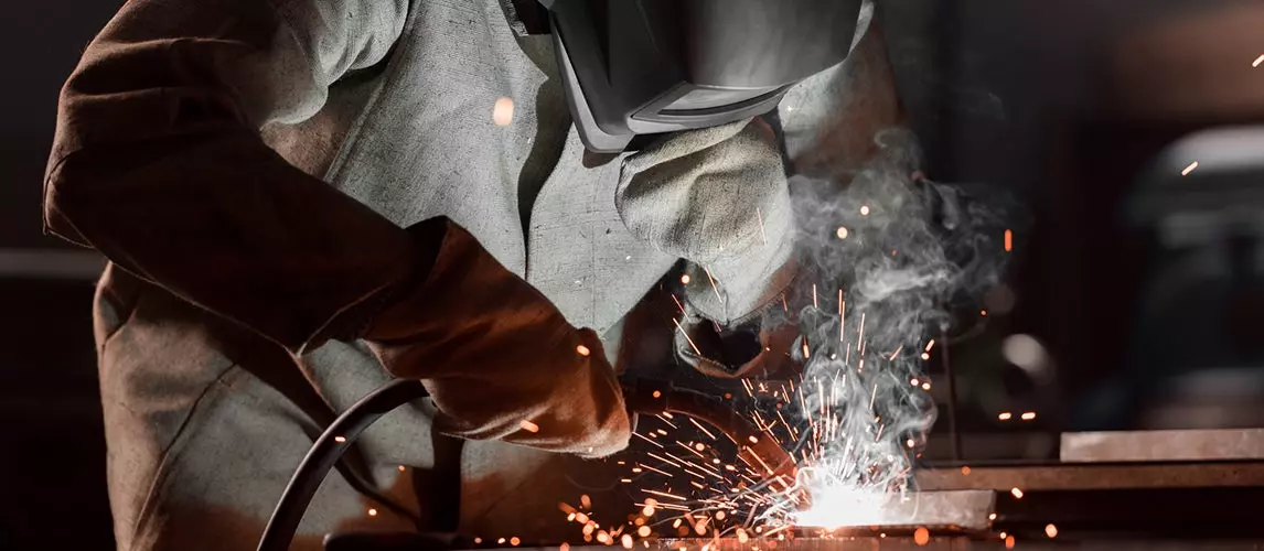 How to Use a MIG Welder: How to Weld Like a Pro | Autance