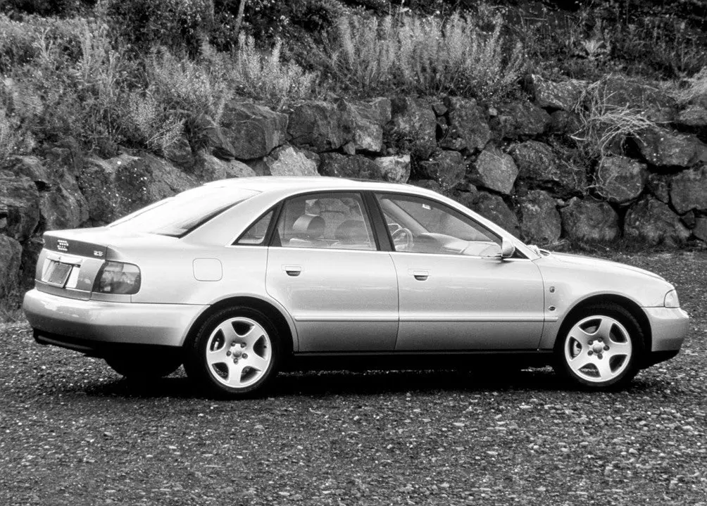 Audi A4/S4: The Car Autance (B5; 1996-2002)