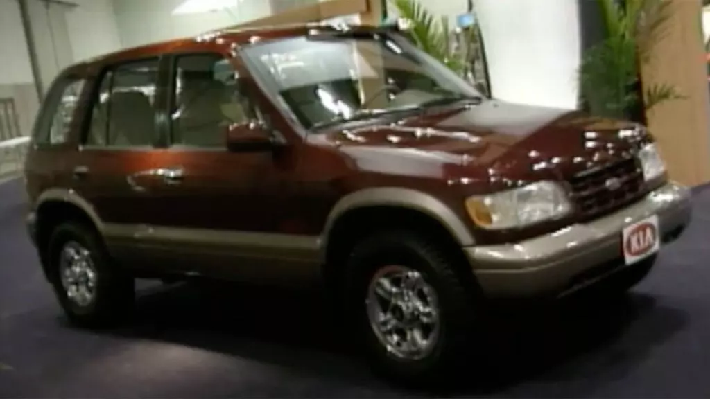 LA Auto Show Footage From ’94 Is a Great Illustration of How Far Kia Has Come