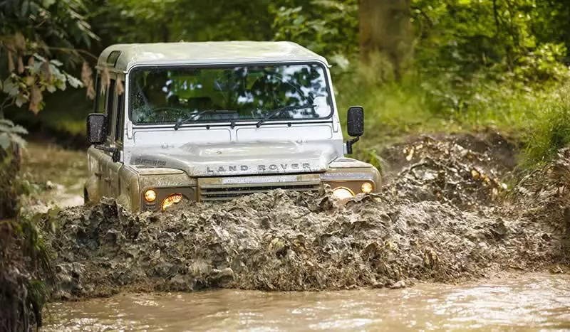 land rover defender experience drive