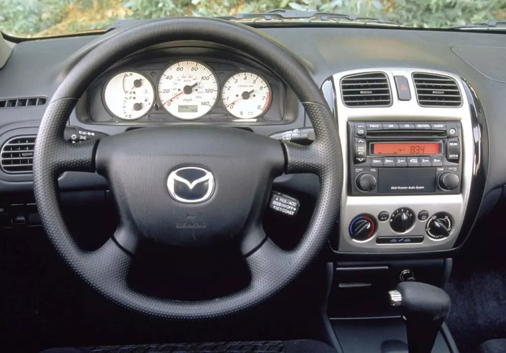 mazda protege es interior