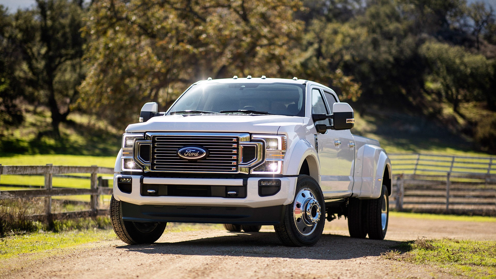 Refreshed 2020 Ford Super Duty Stakes Its Mighty Claim in Today’s Heavy-Duty Truck Fight