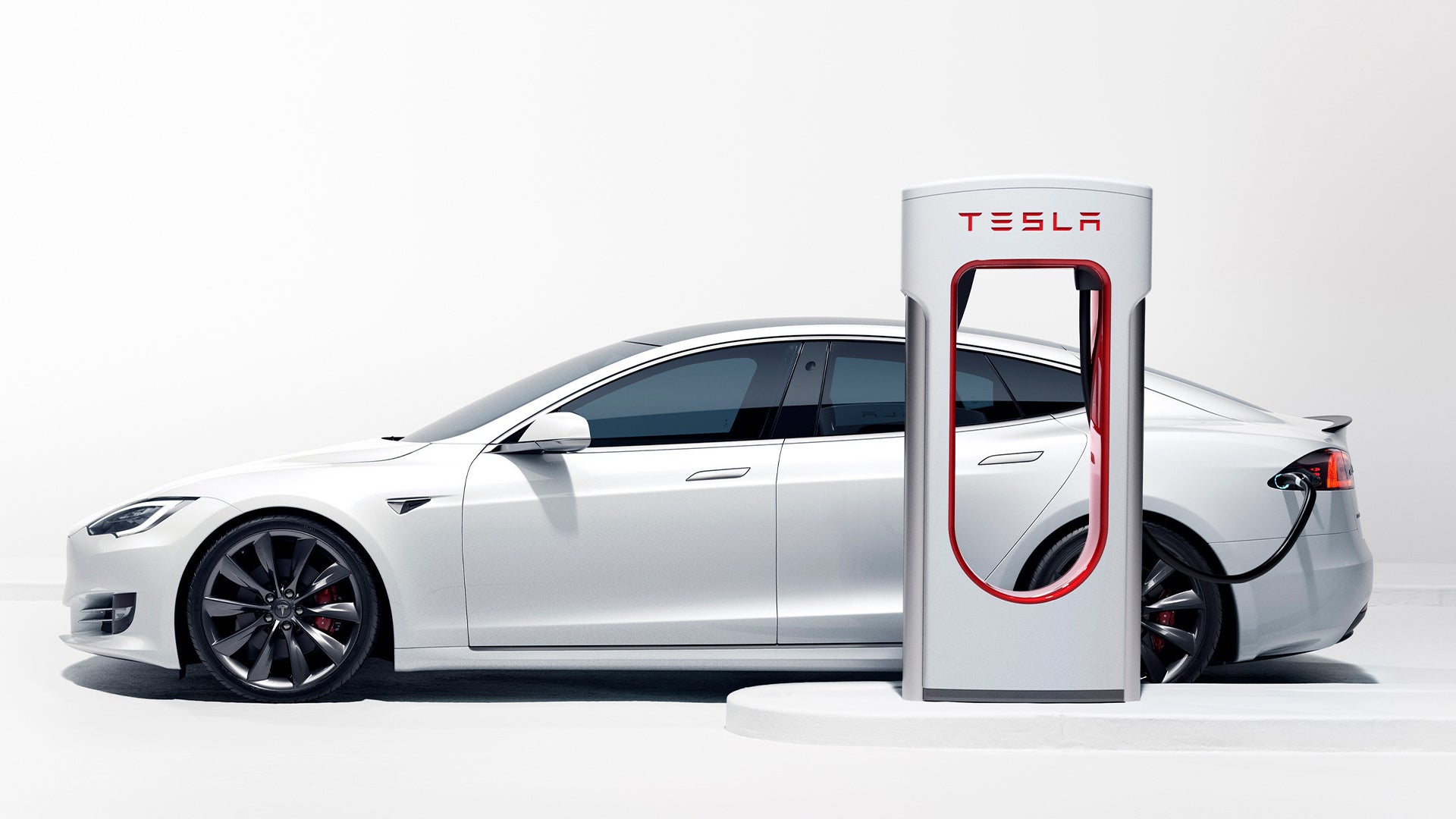 EV Tax Law Pushes Tesla to Shift Battery Production to US From Europe