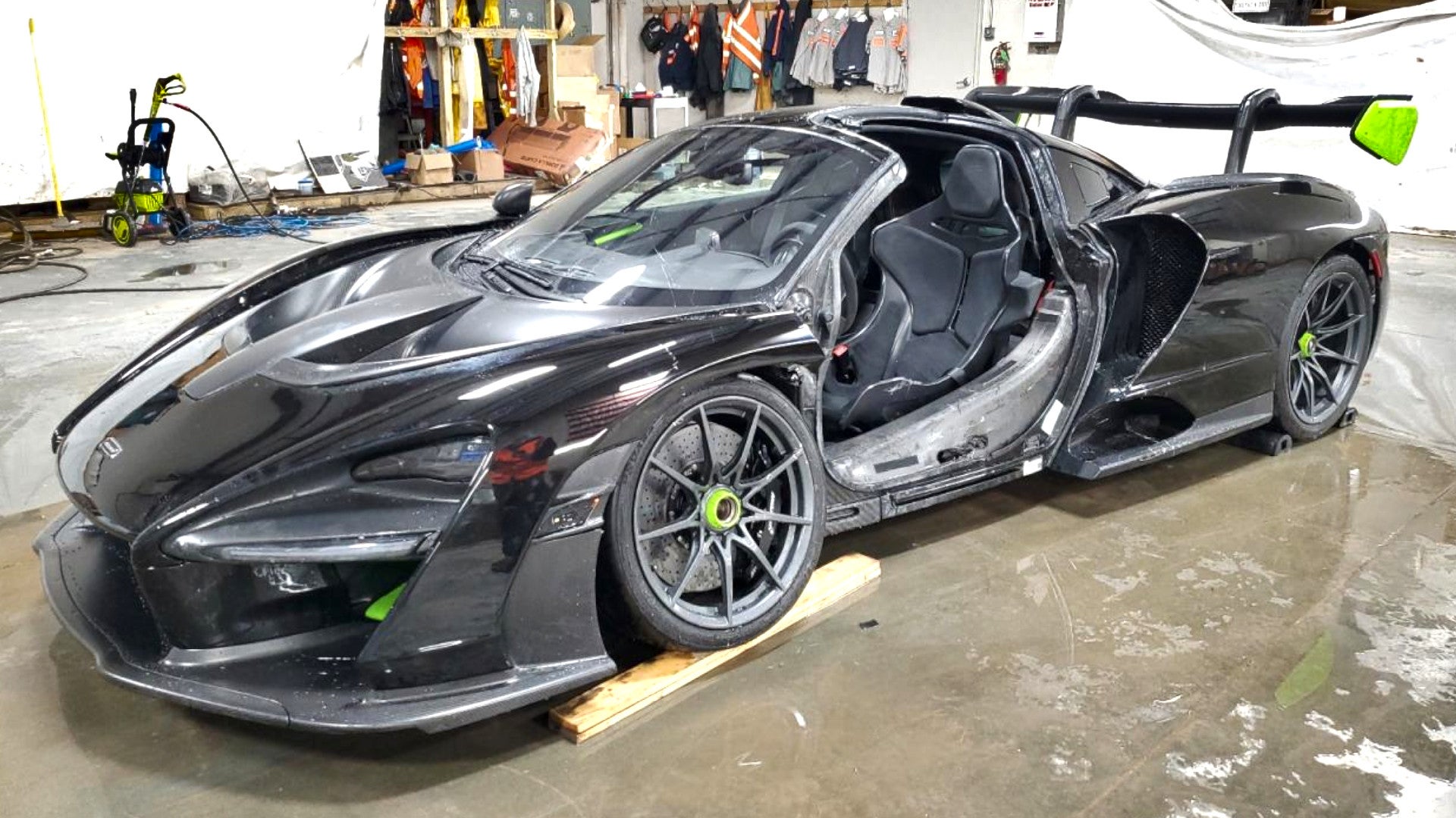 Buy This Totaled McLaren Senna on Copart If Six-Figure Project Cars Don’t Scare You