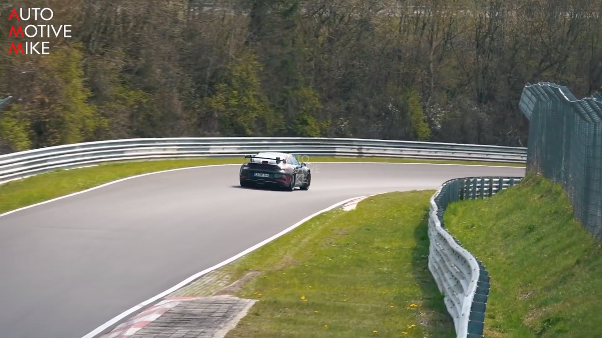 992-Generation Porsche 911 GT3 Looks Right at Home Blitzing the Nürburgring