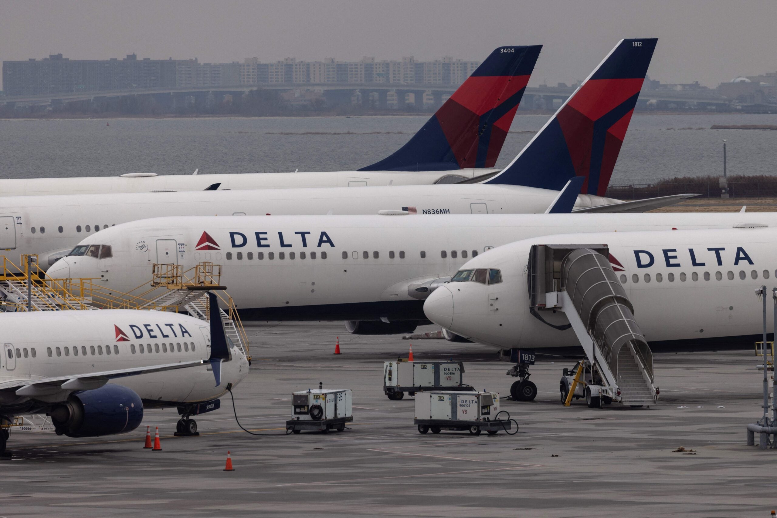 Free In-Flight Wifi Coming to Most Delta Flights Next Month