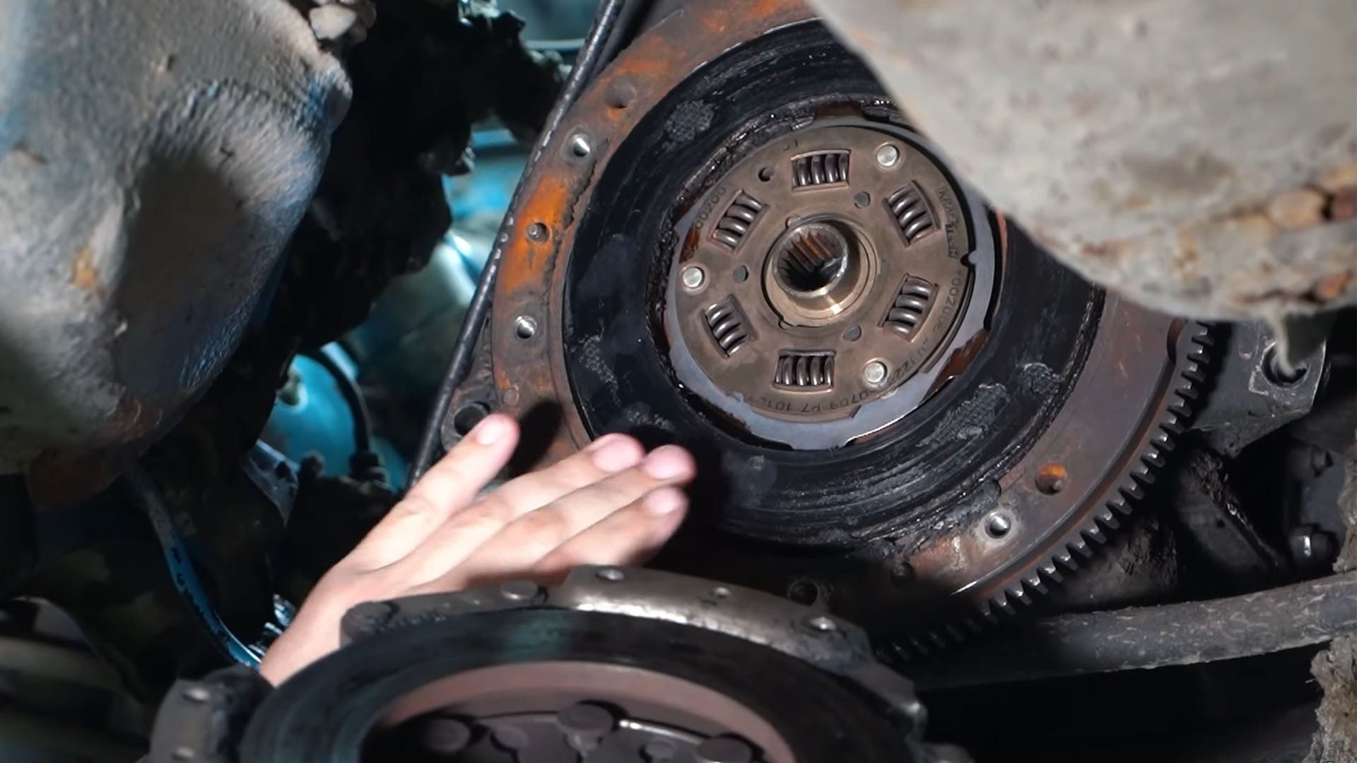 A Stick Shift Car With a Clutch Made of Rubber Is an Unpredictable Nightmare