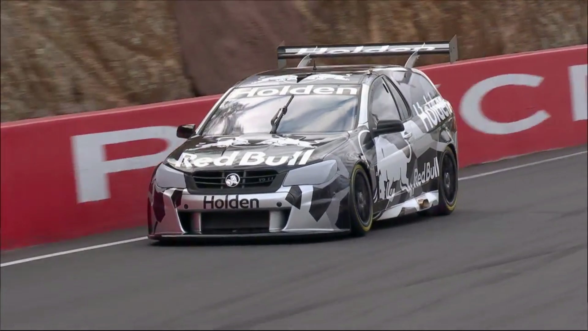 Watch the Debut of the Holden V6 Twin Turbo Engine at Mount Panorama