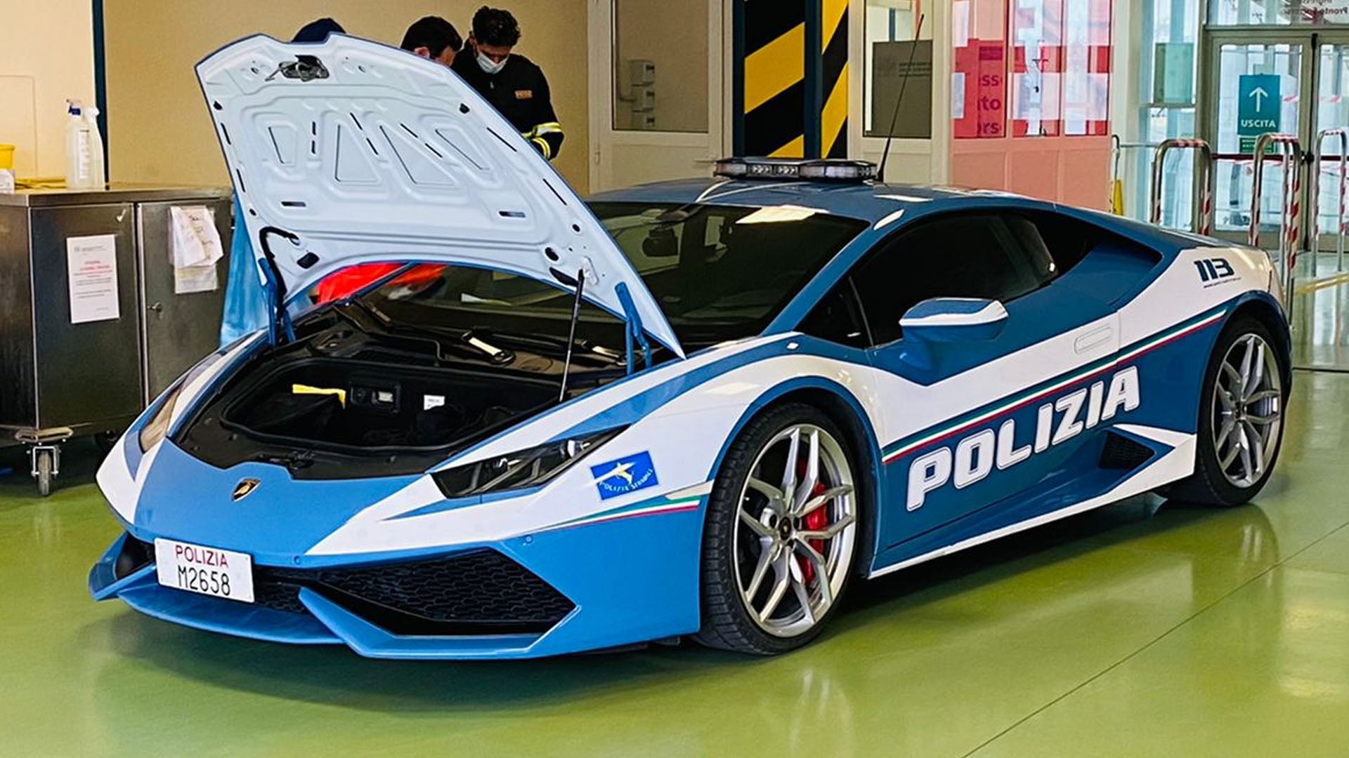 Italian Police Used Their Lamborghini Huracan to Quickly Deliver a Kidney Again