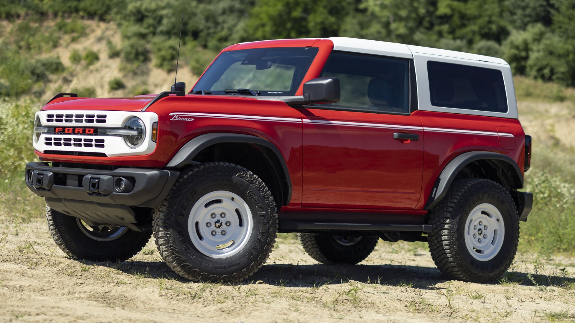 GM Says Gas-Powered Ford Bronco Rival Isn’t Going to Happen
