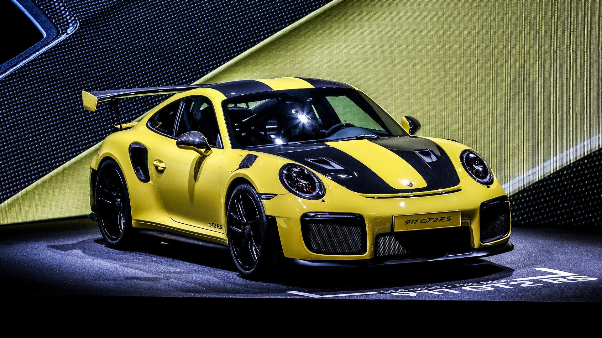 Watch A Porsche 911 GT2 RS Lap the ‘Ring Faster Than the 918