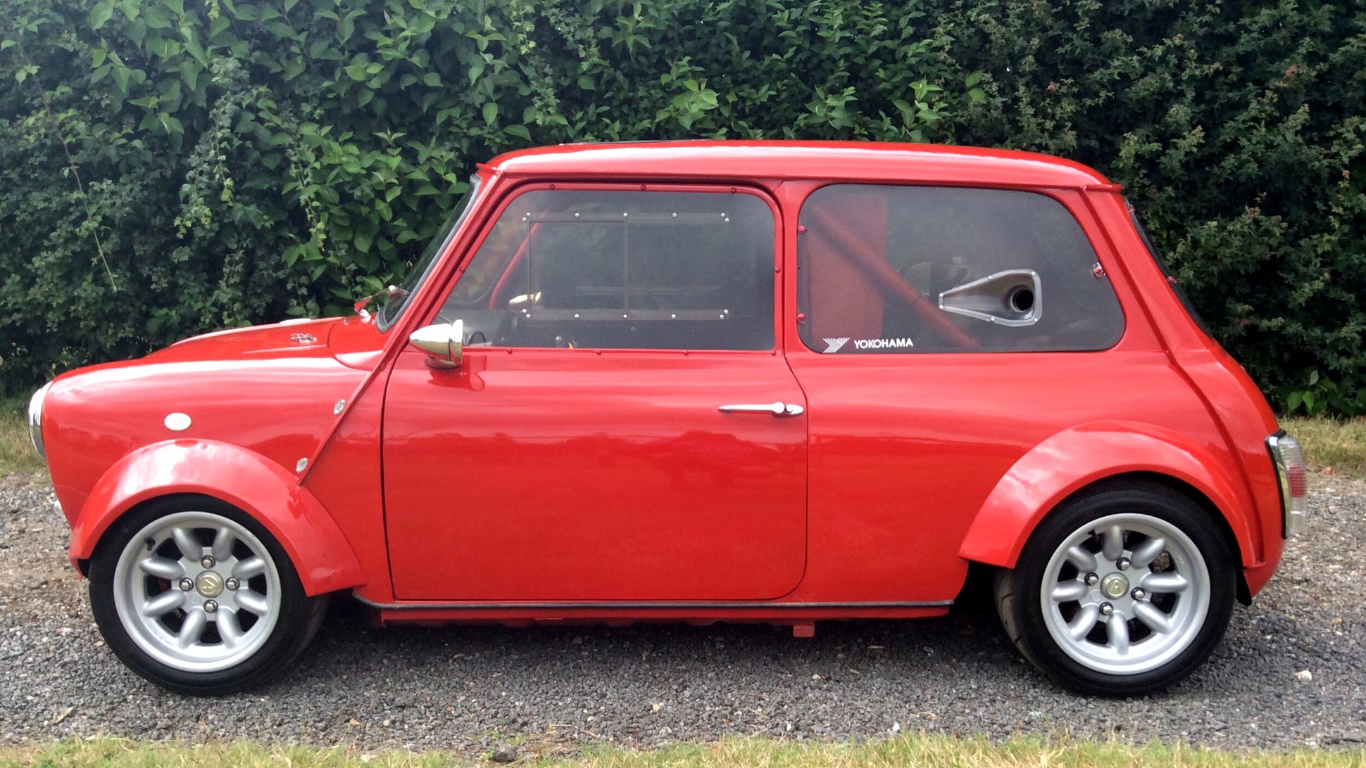 This Incredible 340-HP Classic Mini Has Two Yamaha R1 Engines In the Back